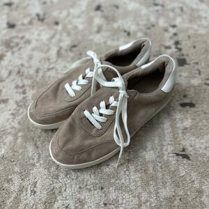 Old Navy Tan and White Sneakers Size 9